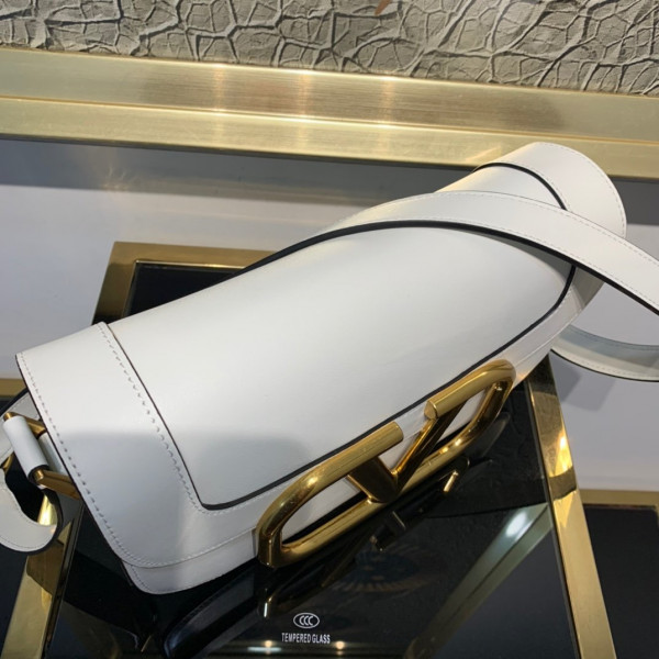 VALENTINO SUPERVEE CALFSKIN CROSSBODY BAG [Valentino67] CELINE CHANEL ACCESSORIES LOEWE SHOES LOUIS VUITTON DIRO YSL OTHER BRAND HANDBAGS BALENCIAGA BOTTEGA VENETA GOYARD HERMES BURBERRY VALENTINO GUCCI FENDI MIUMIU CHLOE PRADA BVLGARI SUITCASE NEW ARRIVAL 