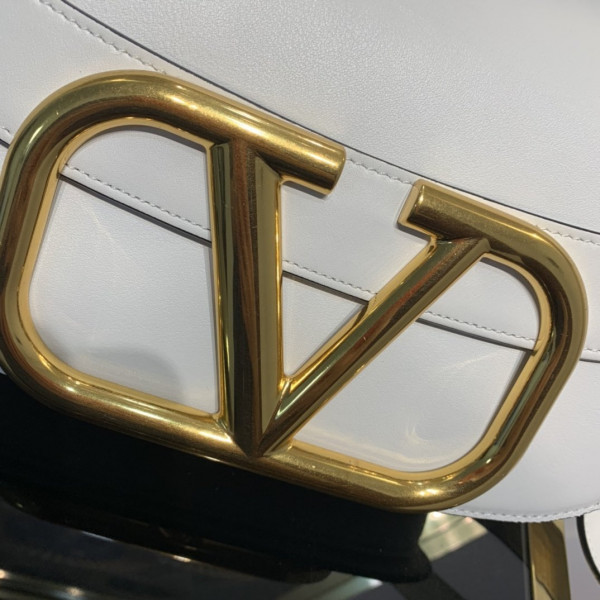 VALENTINO SUPERVEE CALFSKIN CROSSBODY BAG [Valentino67] CELINE CHANEL ACCESSORIES LOEWE SHOES LOUIS VUITTON DIRO YSL OTHER BRAND HANDBAGS BALENCIAGA BOTTEGA VENETA GOYARD HERMES BURBERRY VALENTINO GUCCI FENDI MIUMIU CHLOE PRADA BVLGARI SUITCASE NEW ARRIVAL 