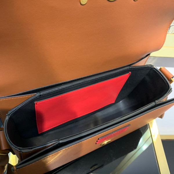 VALENTINO SUPERVEE CALFSKIN CROSSBODY BAG [Valentino66] CELINE CHANEL ACCESSORIES LOEWE SHOES LOUIS VUITTON DIRO YSL OTHER BRAND HANDBAGS BALENCIAGA BOTTEGA VENETA GOYARD HERMES BURBERRY VALENTINO GUCCI FENDI MIUMIU CHLOE PRADA BVLGARI SUITCASE NEW ARRIVAL 