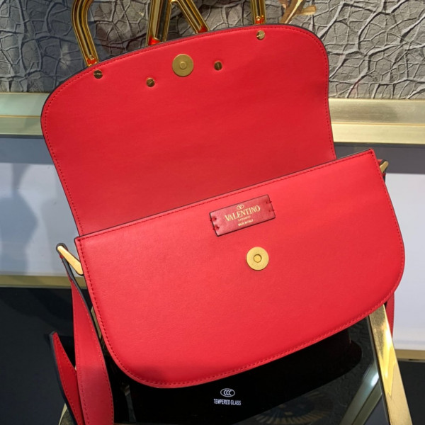 VALENTINO SUPERVEE CALFSKIN CROSSBODY BAG [Valentino64] CELINE CHANEL ACCESSORIES LOEWE SHOES LOUIS VUITTON DIRO YSL OTHER BRAND HANDBAGS BALENCIAGA BOTTEGA VENETA GOYARD HERMES BURBERRY VALENTINO GUCCI FENDI MIUMIU CHLOE PRADA BVLGARI SUITCASE NEW ARRIVAL 