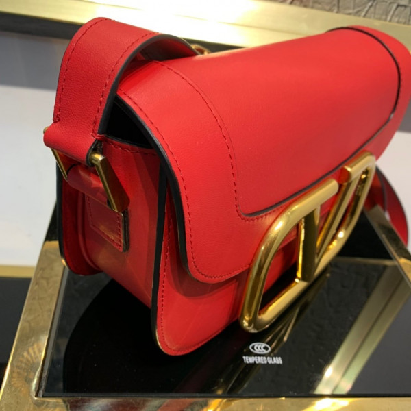 VALENTINO SUPERVEE CALFSKIN CROSSBODY BAG [Valentino64] CELINE CHANEL ACCESSORIES LOEWE SHOES LOUIS VUITTON DIRO YSL OTHER BRAND HANDBAGS BALENCIAGA BOTTEGA VENETA GOYARD HERMES BURBERRY VALENTINO GUCCI FENDI MIUMIU CHLOE PRADA BVLGARI SUITCASE NEW ARRIVAL 