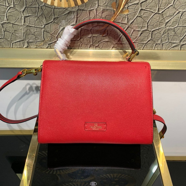 VALENTINO SMALL VSLING GRAINY CALFSKIN HANDBAG [Valentino58] CELINE CHANEL ACCESSORIES LOEWE SHOES LOUIS VUITTON DIRO YSL OTHER BRAND HANDBAGS BALENCIAGA BOTTEGA VENETA GOYARD HERMES BURBERRY VALENTINO GUCCI FENDI MIUMIU CHLOE PRADA BVLGARI SUITCASE NEW ARRIVAL 