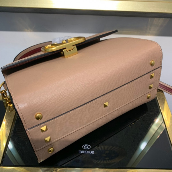 VALENTINO SMALL VSLING GRAINY CALFSKIN HANDBAG [Valentino55] CELINE CHANEL ACCESSORIES LOEWE SHOES LOUIS VUITTON DIRO YSL OTHER BRAND HANDBAGS BALENCIAGA BOTTEGA VENETA GOYARD HERMES BURBERRY VALENTINO GUCCI FENDI MIUMIU CHLOE PRADA BVLGARI SUITCASE NEW ARRIVAL 