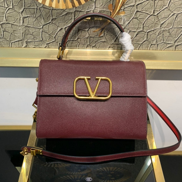 VALENTINO SMALL VSLING GRAINY CALFSKIN HANDBAG [Valentino56] CELINE CHANEL ACCESSORIES LOEWE SHOES LOUIS VUITTON DIRO YSL OTHER BRAND HANDBAGS BALENCIAGA BOTTEGA VENETA GOYARD HERMES BURBERRY VALENTINO GUCCI FENDI MIUMIU CHLOE PRADA BVLGARI SUITCASE NEW ARRIVAL 