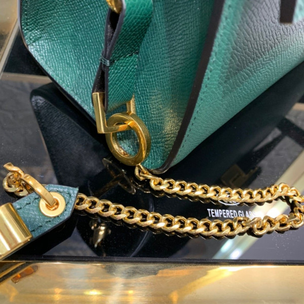 VALENTINO SMALL VSLING GRAINY CALFSKIN HANDBAG [Valentino57] CELINE CHANEL ACCESSORIES LOEWE SHOES LOUIS VUITTON DIRO YSL OTHER BRAND HANDBAGS BALENCIAGA BOTTEGA VENETA GOYARD HERMES BURBERRY VALENTINO GUCCI FENDI MIUMIU CHLOE PRADA BVLGARI SUITCASE NEW ARRIVAL 