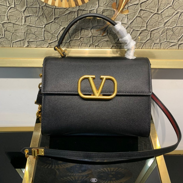 VALENTINO SMALL VSLING GRAINY CALFSKIN HANDBAG [Valentino54] CELINE CHANEL ACCESSORIES LOEWE SHOES LOUIS VUITTON DIRO YSL OTHER BRAND HANDBAGS BALENCIAGA BOTTEGA VENETA GOYARD HERMES BURBERRY VALENTINO GUCCI FENDI MIUMIU CHLOE PRADA BVLGARI SUITCASE NEW ARRIVAL 
