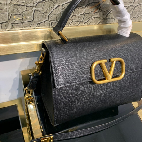 VALENTINO SMALL VSLING GRAINY CALFSKIN HANDBAG [Valentino54] CELINE CHANEL ACCESSORIES LOEWE SHOES LOUIS VUITTON DIRO YSL OTHER BRAND HANDBAGS BALENCIAGA BOTTEGA VENETA GOYARD HERMES BURBERRY VALENTINO GUCCI FENDI MIUMIU CHLOE PRADA BVLGARI SUITCASE NEW ARRIVAL 