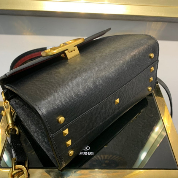 VALENTINO SMALL VSLING GRAINY CALFSKIN HANDBAG [Valentino54] CELINE CHANEL ACCESSORIES LOEWE SHOES LOUIS VUITTON DIRO YSL OTHER BRAND HANDBAGS BALENCIAGA BOTTEGA VENETA GOYARD HERMES BURBERRY VALENTINO GUCCI FENDI MIUMIU CHLOE PRADA BVLGARI SUITCASE NEW ARRIVAL 