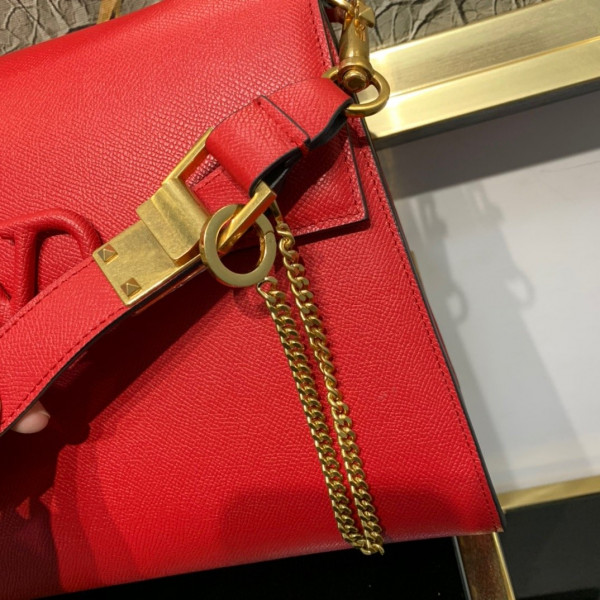 VALENTINO VSLING GRAINY CALFSKIN HANDBAG [Valentino46] CELINE CHANEL ACCESSORIES LOEWE SHOES LOUIS VUITTON DIRO YSL OTHER BRAND HANDBAGS BALENCIAGA BOTTEGA VENETA GOYARD HERMES BURBERRY VALENTINO GUCCI FENDI MIUMIU CHLOE PRADA BVLGARI SUITCASE NEW ARRIVAL 