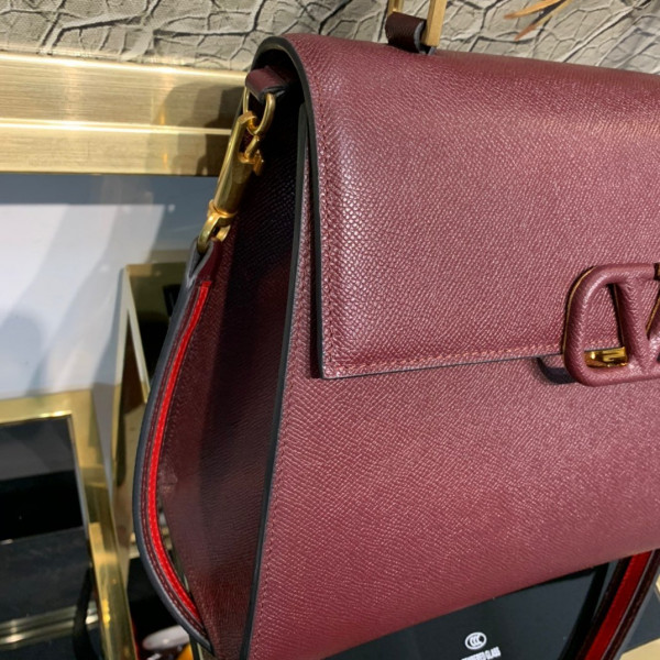 VALENTINO VSLING GRAINY CALFSKIN HANDBAG [Valentino47] CELINE CHANEL ACCESSORIES LOEWE SHOES LOUIS VUITTON DIRO YSL OTHER BRAND HANDBAGS BALENCIAGA BOTTEGA VENETA GOYARD HERMES BURBERRY VALENTINO GUCCI FENDI MIUMIU CHLOE PRADA BVLGARI SUITCASE NEW ARRIVAL 