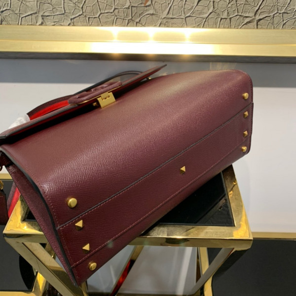 VALENTINO VSLING GRAINY CALFSKIN HANDBAG [Valentino47] CELINE CHANEL ACCESSORIES LOEWE SHOES LOUIS VUITTON DIRO YSL OTHER BRAND HANDBAGS BALENCIAGA BOTTEGA VENETA GOYARD HERMES BURBERRY VALENTINO GUCCI FENDI MIUMIU CHLOE PRADA BVLGARI SUITCASE NEW ARRIVAL 