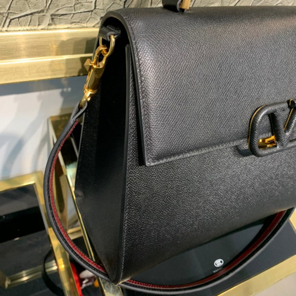 VALENTINO VSLING GRAINY CALFSKIN HANDBAG [Valentino45] CELINE CHANEL ACCESSORIES LOEWE SHOES LOUIS VUITTON DIRO YSL OTHER BRAND HANDBAGS BALENCIAGA BOTTEGA VENETA GOYARD HERMES BURBERRY VALENTINO GUCCI FENDI MIUMIU CHLOE PRADA BVLGARI SUITCASE NEW ARRIVAL 