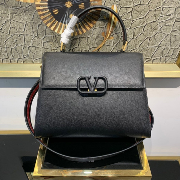 VALENTINO VSLING GRAINY CALFSKIN HANDBAG [Valentino45] CELINE CHANEL ACCESSORIES LOEWE SHOES LOUIS VUITTON DIRO YSL OTHER BRAND HANDBAGS BALENCIAGA BOTTEGA VENETA GOYARD HERMES BURBERRY VALENTINO GUCCI FENDI MIUMIU CHLOE PRADA BVLGARI SUITCASE NEW ARRIVAL 
