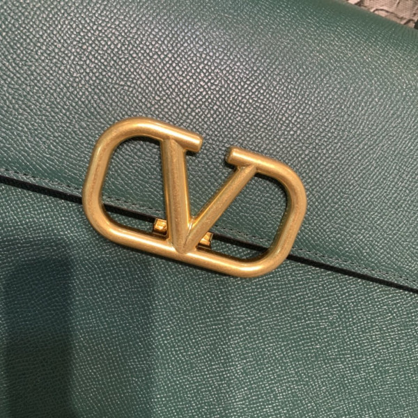 VALENTINO VSLING GRAINY CALFSKIN HANDBAG [Valentino43] CELINE CHANEL ACCESSORIES LOEWE SHOES LOUIS VUITTON DIRO YSL OTHER BRAND HANDBAGS BALENCIAGA BOTTEGA VENETA GOYARD HERMES BURBERRY VALENTINO GUCCI FENDI MIUMIU CHLOE PRADA BVLGARI SUITCASE NEW ARRIVAL 