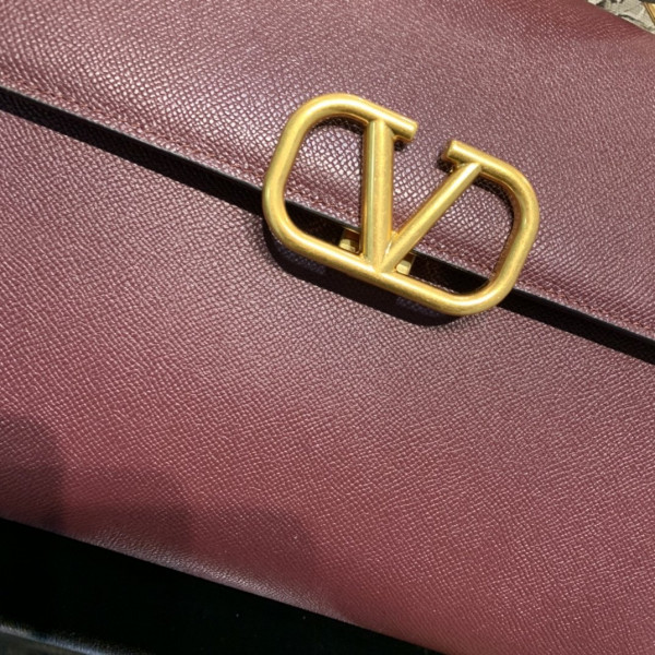 VALENTINO VSLING GRAINY CALFSKIN HANDBAG [Valentino42] CELINE CHANEL ACCESSORIES LOEWE SHOES LOUIS VUITTON DIRO YSL OTHER BRAND HANDBAGS BALENCIAGA BOTTEGA VENETA GOYARD HERMES BURBERRY VALENTINO GUCCI FENDI MIUMIU CHLOE PRADA BVLGARI SUITCASE NEW ARRIVAL 