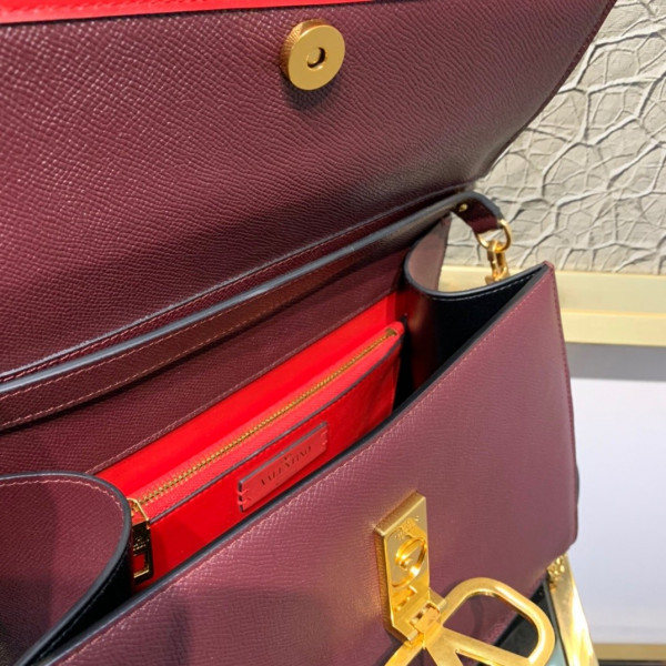 VALENTINO VSLING GRAINY CALFSKIN HANDBAG [Valentino42] CELINE CHANEL ACCESSORIES LOEWE SHOES LOUIS VUITTON DIRO YSL OTHER BRAND HANDBAGS BALENCIAGA BOTTEGA VENETA GOYARD HERMES BURBERRY VALENTINO GUCCI FENDI MIUMIU CHLOE PRADA BVLGARI SUITCASE NEW ARRIVAL 