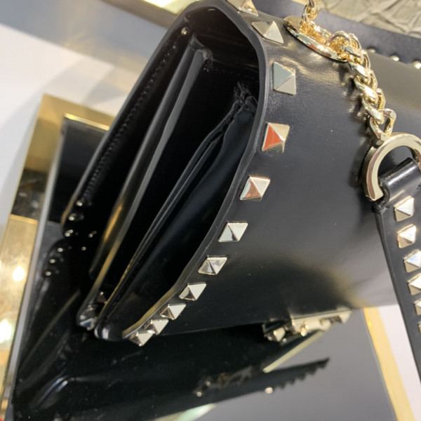 (image for) VALENTINO ROCKSTUD SMOOTH CALFSKIN CROSSBODY BAG