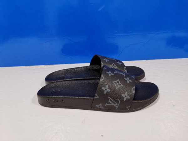 (image for) LOUIS VUITTON SLIPPERS