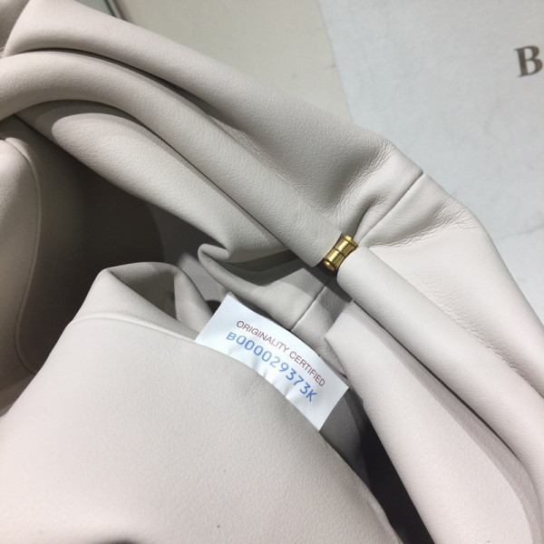 (image for) BOTTEGA VENETA THE POUCH