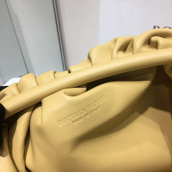 (image for) BOTTEGA VENETA THE POUCH