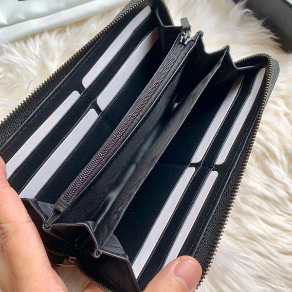 (image for) GUCCI LEATHER ZIP AROUND WALLET