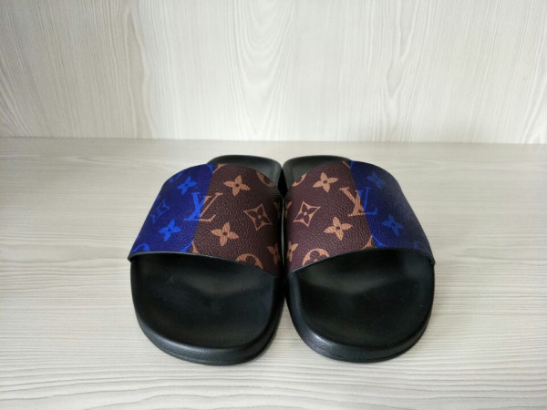 (image for) LOUIS VUITTON SLIPPERS