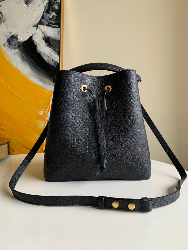 LOUIS VUITTON NEONOE MM [M45256] CELINE CHANEL ACCESSORIES LOEWE SHOES LOUIS VUITTON DIRO YSL OTHER BRAND HANDBAGS BALENCIAGA BOTTEGA VENETA GOYARD HERMES BURBERRY VALENTINO GUCCI FENDI MIUMIU CHLOE PRADA BVLGARI SUITCASE NEW ARRIVAL 