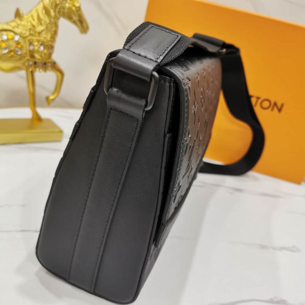 LOUIS VUITTON SPRING MESSENGER [M44729] CELINE CHANEL ACCESSORIES LOEWE SHOES LOUIS VUITTON DIRO YSL OTHER BRAND HANDBAGS BALENCIAGA BOTTEGA VENETA GOYARD HERMES BURBERRY VALENTINO GUCCI FENDI MIUMIU CHLOE PRADA BVLGARI SUITCASE NEW ARRIVAL 