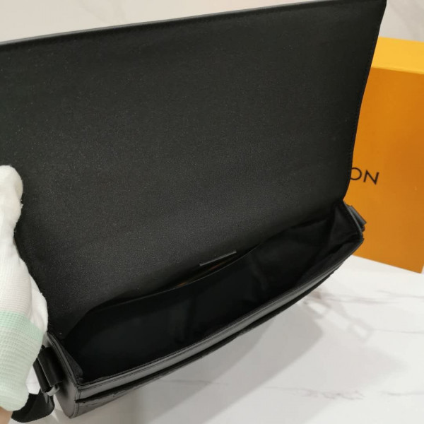 LOUIS VUITTON SPRING MESSENGER [M44729] CELINE CHANEL ACCESSORIES LOEWE SHOES LOUIS VUITTON DIRO YSL OTHER BRAND HANDBAGS BALENCIAGA BOTTEGA VENETA GOYARD HERMES BURBERRY VALENTINO GUCCI FENDI MIUMIU CHLOE PRADA BVLGARI SUITCASE NEW ARRIVAL 