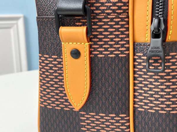 LOUIS VUITTON MESSAGER BAG [Louis485] CELINE CHANEL ACCESSORIES LOEWE SHOES LOUIS VUITTON DIRO YSL OTHER BRAND HANDBAGS BALENCIAGA BOTTEGA VENETA GOYARD HERMES BURBERRY VALENTINO GUCCI FENDI MIUMIU CHLOE PRADA BVLGARI SUITCASE NEW ARRIVAL 