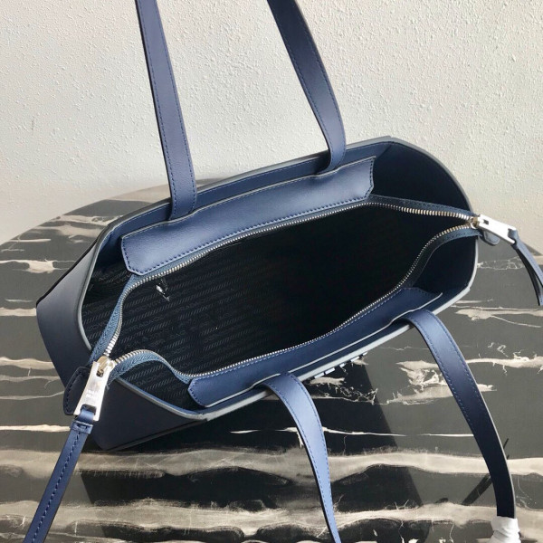 PRADA SAFFIANO LEATHER TOTE [Prada45] CELINE CHANEL ACCESSORIES LOEWE SHOES LOUIS VUITTON DIRO YSL OTHER BRAND HANDBAGS BALENCIAGA BOTTEGA VENETA GOYARD HERMES BURBERRY VALENTINO GUCCI FENDI MIUMIU CHLOE PRADA BVLGARI SUITCASE NEW ARRIVAL 