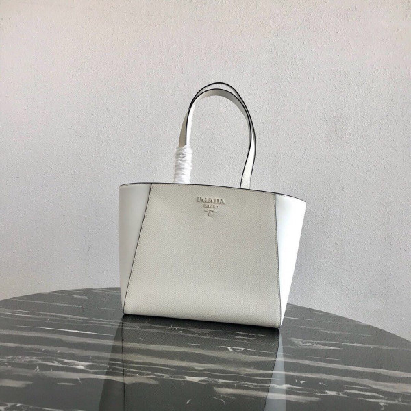 PRADA SAFFIANO LEATHER TOTE [Prada44] CELINE CHANEL ACCESSORIES LOEWE SHOES LOUIS VUITTON DIRO YSL OTHER BRAND HANDBAGS BALENCIAGA BOTTEGA VENETA GOYARD HERMES BURBERRY VALENTINO GUCCI FENDI MIUMIU CHLOE PRADA BVLGARI SUITCASE NEW ARRIVAL 