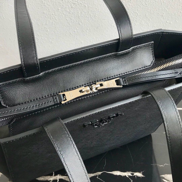 PRADA SAFFIANO LEATHER TOTE [Prada43] CELINE CHANEL ACCESSORIES LOEWE SHOES LOUIS VUITTON DIRO YSL OTHER BRAND HANDBAGS BALENCIAGA BOTTEGA VENETA GOYARD HERMES BURBERRY VALENTINO GUCCI FENDI MIUMIU CHLOE PRADA BVLGARI SUITCASE NEW ARRIVAL 