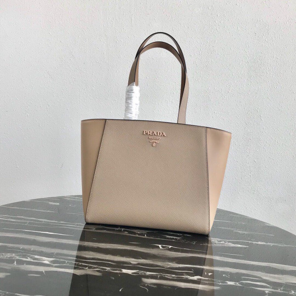 PRADA SAFFIANO LEATHER TOTE [Prada41] CELINE CHANEL ACCESSORIES LOEWE SHOES LOUIS VUITTON DIRO YSL OTHER BRAND HANDBAGS BALENCIAGA BOTTEGA VENETA GOYARD HERMES BURBERRY VALENTINO GUCCI FENDI MIUMIU CHLOE PRADA BVLGARI SUITCASE NEW ARRIVAL 