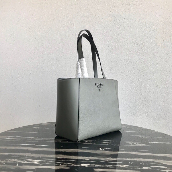 PRADA SAFFIANO LEATHER TOTE [Prada40] CELINE CHANEL ACCESSORIES LOEWE SHOES LOUIS VUITTON DIRO YSL OTHER BRAND HANDBAGS BALENCIAGA BOTTEGA VENETA GOYARD HERMES BURBERRY VALENTINO GUCCI FENDI MIUMIU CHLOE PRADA BVLGARI SUITCASE NEW ARRIVAL 