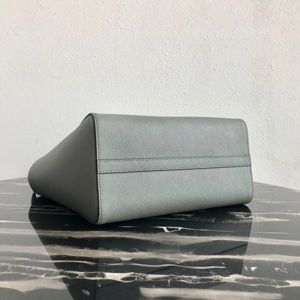 PRADA SAFFIANO LEATHER TOTE [Prada40] CELINE CHANEL ACCESSORIES LOEWE SHOES LOUIS VUITTON DIRO YSL OTHER BRAND HANDBAGS BALENCIAGA BOTTEGA VENETA GOYARD HERMES BURBERRY VALENTINO GUCCI FENDI MIUMIU CHLOE PRADA BVLGARI SUITCASE NEW ARRIVAL 