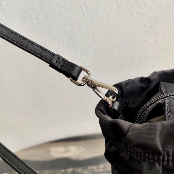 PRADA NYLON TOTE [Prada39] CELINE CHANEL ACCESSORIES LOEWE SHOES LOUIS VUITTON DIRO YSL OTHER BRAND HANDBAGS BALENCIAGA BOTTEGA VENETA GOYARD HERMES BURBERRY VALENTINO GUCCI FENDI MIUMIU CHLOE PRADA BVLGARI SUITCASE NEW ARRIVAL 