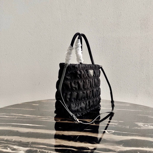 PRADA NYLON TOTE [Prada39] CELINE CHANEL ACCESSORIES LOEWE SHOES LOUIS VUITTON DIRO YSL OTHER BRAND HANDBAGS BALENCIAGA BOTTEGA VENETA GOYARD HERMES BURBERRY VALENTINO GUCCI FENDI MIUMIU CHLOE PRADA BVLGARI SUITCASE NEW ARRIVAL 