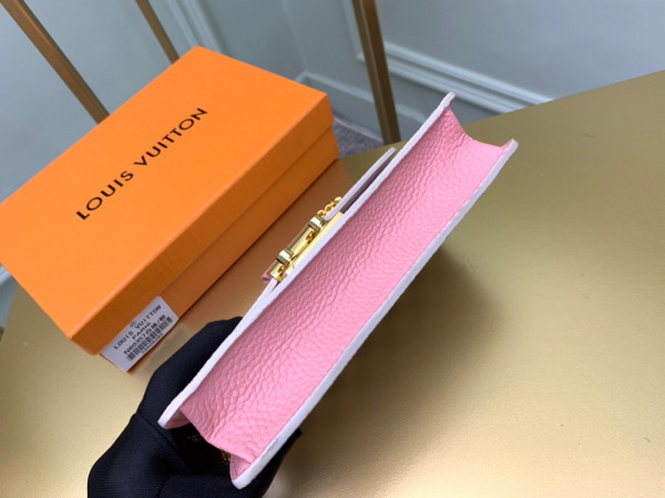 (image for) LOUIS VUITTON CROISETTE CHAIN WALLET