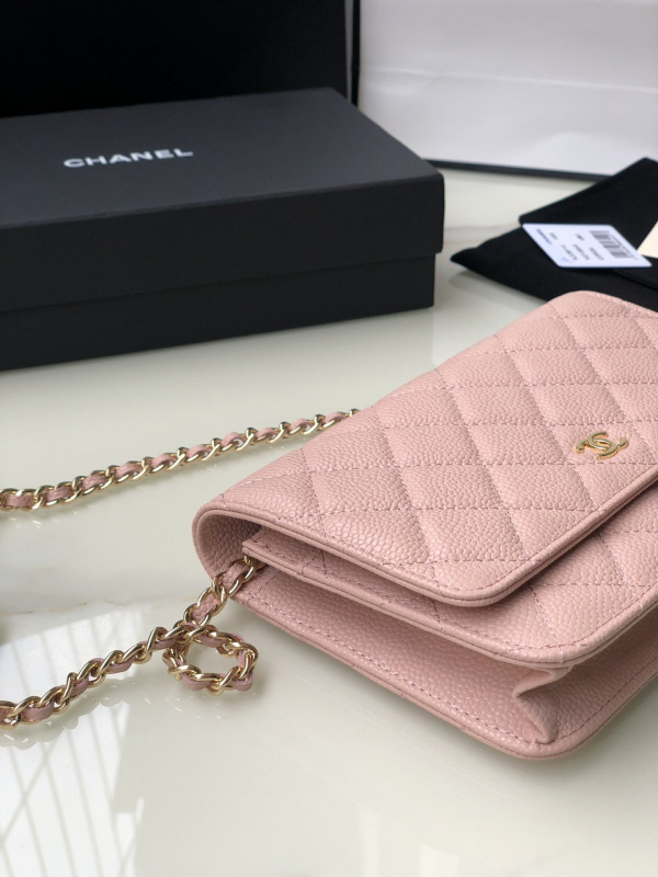 (image for) CL CHAIN WALLET CAVIAR WITH GOLD HARDWARE