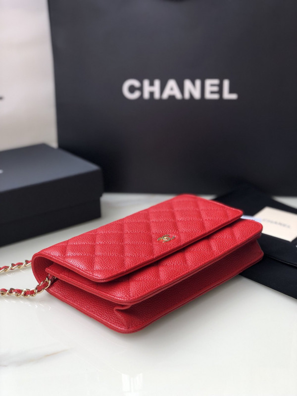 (image for) CL CHAIN WALLET CAVIAR WITH GOLD HARDWARE