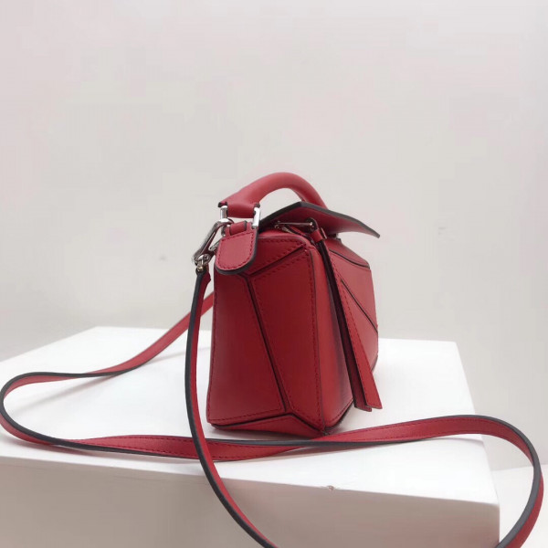 LOWEE MINI PUZZLE BAG [LOWEE71] CELINE CHANEL ACCESSORIES LOEWE SHOES LOUIS VUITTON DIRO YSL OTHER BRAND HANDBAGS BALENCIAGA BOTTEGA VENETA GOYARD HERMES BURBERRY VALENTINO GUCCI FENDI MIUMIU CHLOE PRADA BVLGARI SUITCASE NEW ARRIVAL 