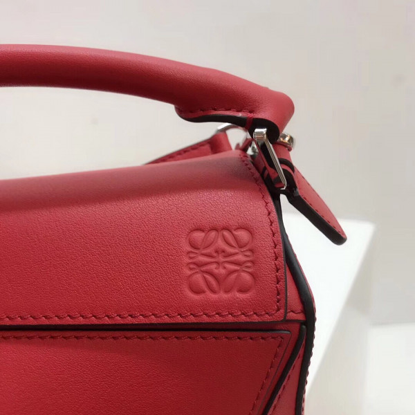 LOWEE MINI PUZZLE BAG [LOWEE71] CELINE CHANEL ACCESSORIES LOEWE SHOES LOUIS VUITTON DIRO YSL OTHER BRAND HANDBAGS BALENCIAGA BOTTEGA VENETA GOYARD HERMES BURBERRY VALENTINO GUCCI FENDI MIUMIU CHLOE PRADA BVLGARI SUITCASE NEW ARRIVAL 