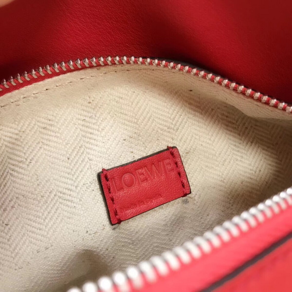 LOWEE MINI PUZZLE BAG [LOWEE71] CELINE CHANEL ACCESSORIES LOEWE SHOES LOUIS VUITTON DIRO YSL OTHER BRAND HANDBAGS BALENCIAGA BOTTEGA VENETA GOYARD HERMES BURBERRY VALENTINO GUCCI FENDI MIUMIU CHLOE PRADA BVLGARI SUITCASE NEW ARRIVAL 