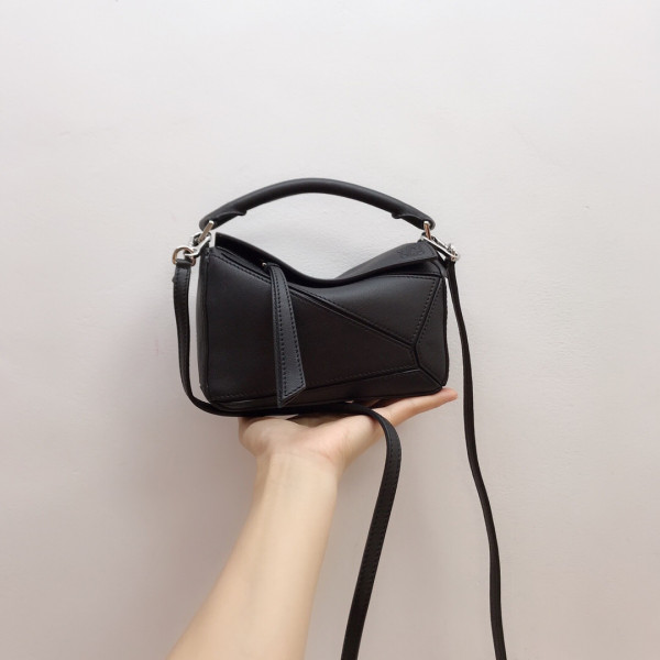 LOWEE MINI PUZZLE BAG [LOWEE68] CELINE CHANEL ACCESSORIES LOEWE SHOES LOUIS VUITTON DIRO YSL OTHER BRAND HANDBAGS BALENCIAGA BOTTEGA VENETA GOYARD HERMES BURBERRY VALENTINO GUCCI FENDI MIUMIU CHLOE PRADA BVLGARI SUITCASE NEW ARRIVAL 