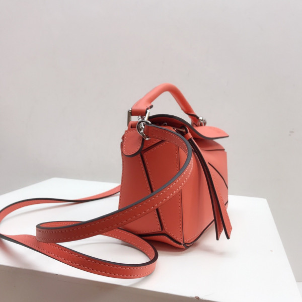 LOWEE MINI PUZZLE BAG [LOWEE66] CELINE CHANEL ACCESSORIES LOEWE SHOES LOUIS VUITTON DIRO YSL OTHER BRAND HANDBAGS BALENCIAGA BOTTEGA VENETA GOYARD HERMES BURBERRY VALENTINO GUCCI FENDI MIUMIU CHLOE PRADA BVLGARI SUITCASE NEW ARRIVAL 