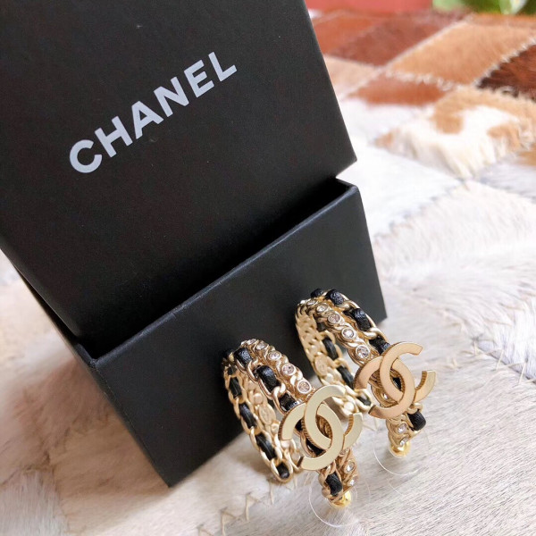 CL EARRING 2020 [Chanle935] CELINE CHANEL ACCESSORIES LOEWE SHOES LOUIS VUITTON DIRO YSL OTHER BRAND HANDBAGS BALENCIAGA BOTTEGA VENETA GOYARD HERMES BURBERRY VALENTINO GUCCI FENDI MIUMIU CHLOE PRADA BVLGARI SUITCASE NEW ARRIVAL 