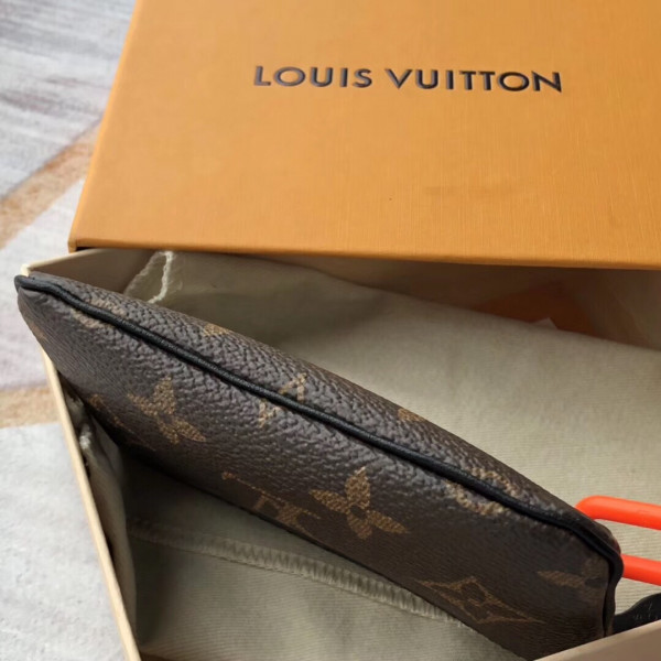 LOUIS VUITTON KEY POUCH [Louis434] CELINE CHANEL ACCESSORIES LOEWE SHOES LOUIS VUITTON DIRO YSL OTHER BRAND HANDBAGS BALENCIAGA BOTTEGA VENETA GOYARD HERMES BURBERRY VALENTINO GUCCI FENDI MIUMIU CHLOE PRADA BVLGARI SUITCASE NEW ARRIVAL 