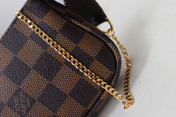 LOUIS VUITTON MINI POCHETTE ACCESSOIRES [N58009] CELINE CHANEL ACCESSORIES LOEWE SHOES LOUIS VUITTON DIRO YSL OTHER BRAND HANDBAGS BALENCIAGA BOTTEGA VENETA GOYARD HERMES BURBERRY VALENTINO GUCCI FENDI MIUMIU CHLOE PRADA BVLGARI SUITCASE NEW ARRIVAL 