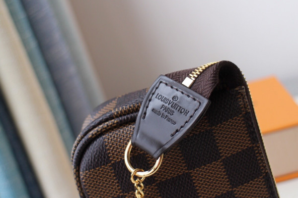 LOUIS VUITTON MINI POCHETTE ACCESSOIRES [N58009] CELINE CHANEL ACCESSORIES LOEWE SHOES LOUIS VUITTON DIRO YSL OTHER BRAND HANDBAGS BALENCIAGA BOTTEGA VENETA GOYARD HERMES BURBERRY VALENTINO GUCCI FENDI MIUMIU CHLOE PRADA BVLGARI SUITCASE NEW ARRIVAL 